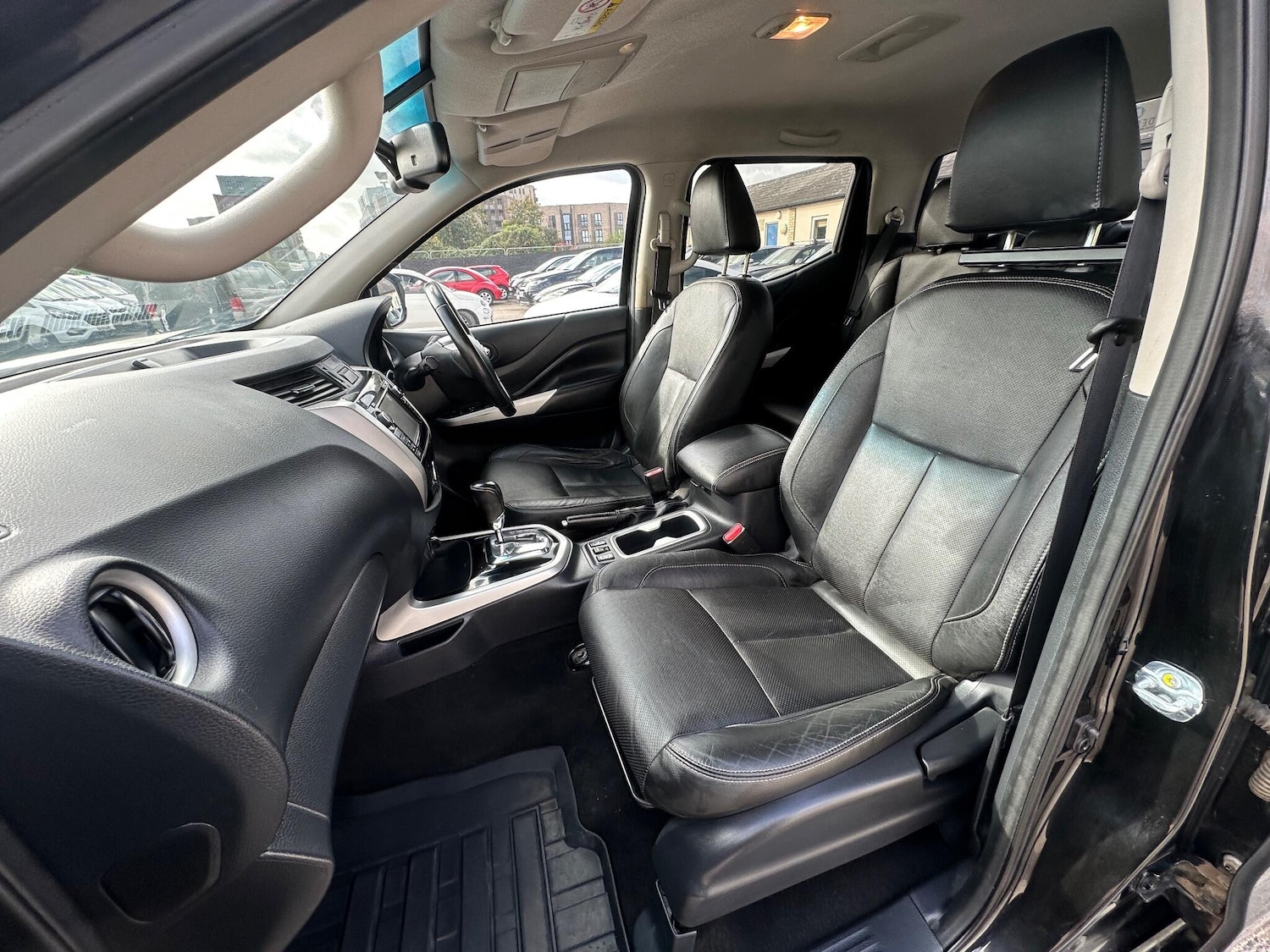 Used Nissan Navara 2017 for sale - 76714784: Photo 60