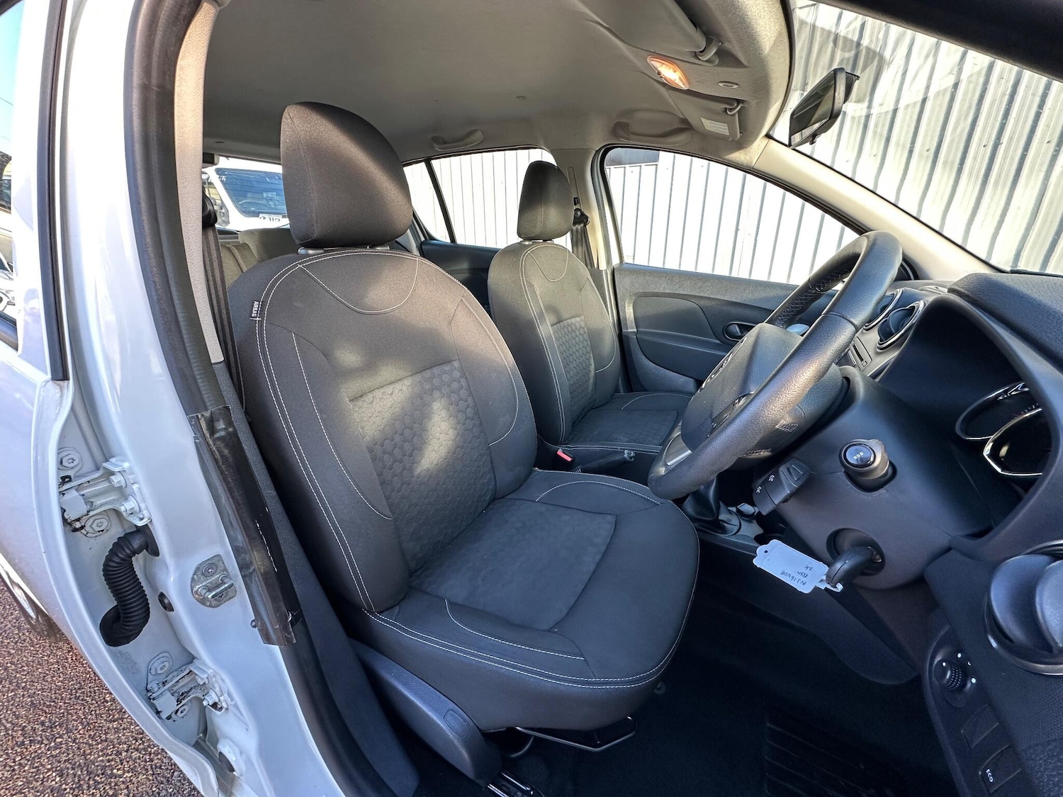 Used Dacia Sandero 2016 for sale - 77331000: Photo 9