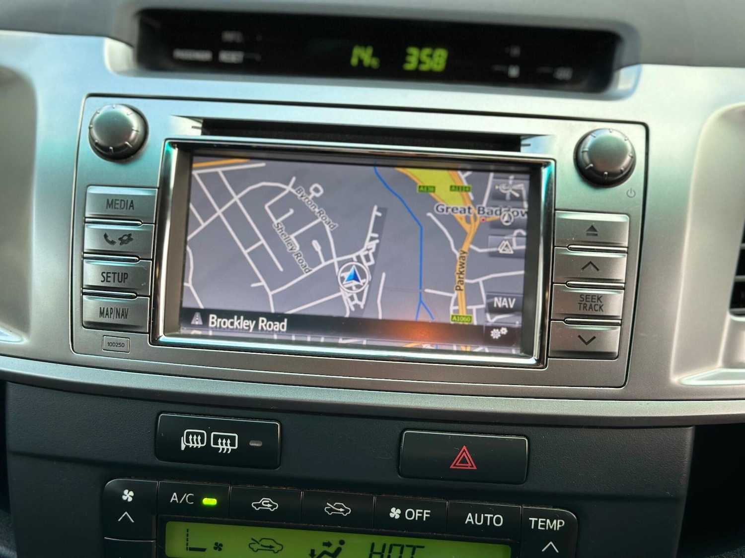 Used Toyota Hilux 2016 for sale - 76432238: Photo 12