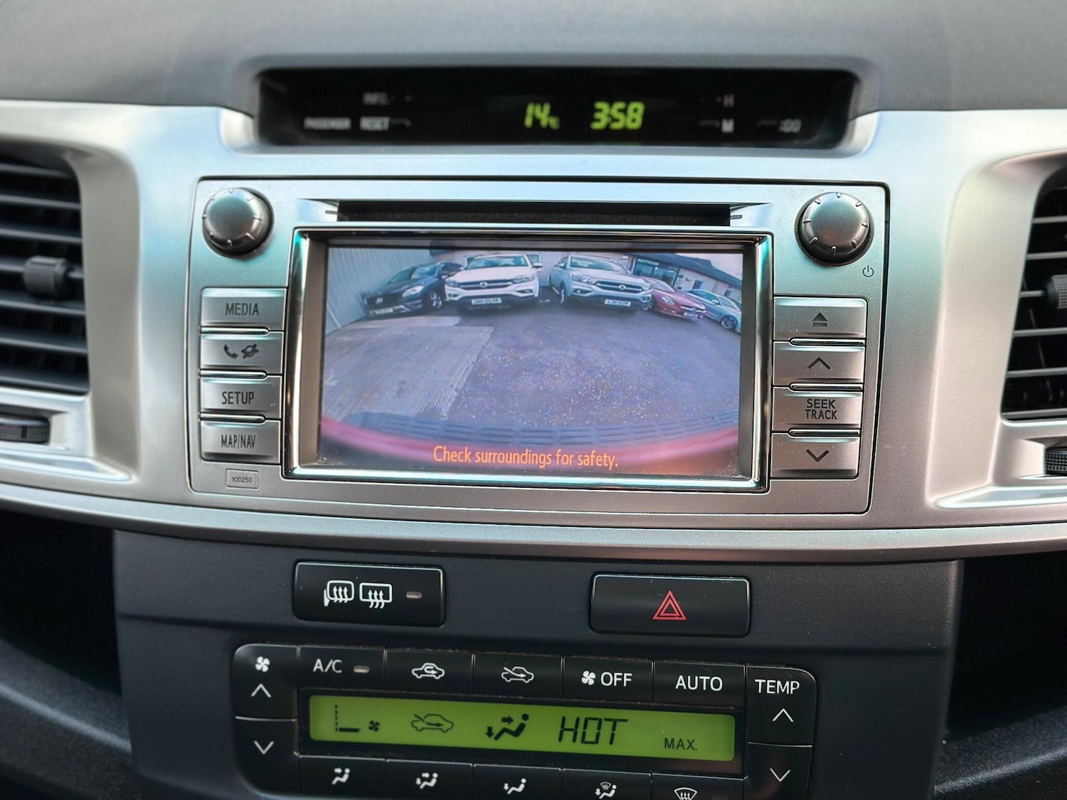 Used Toyota Hilux 2016 for sale - 76432238: Photo 13