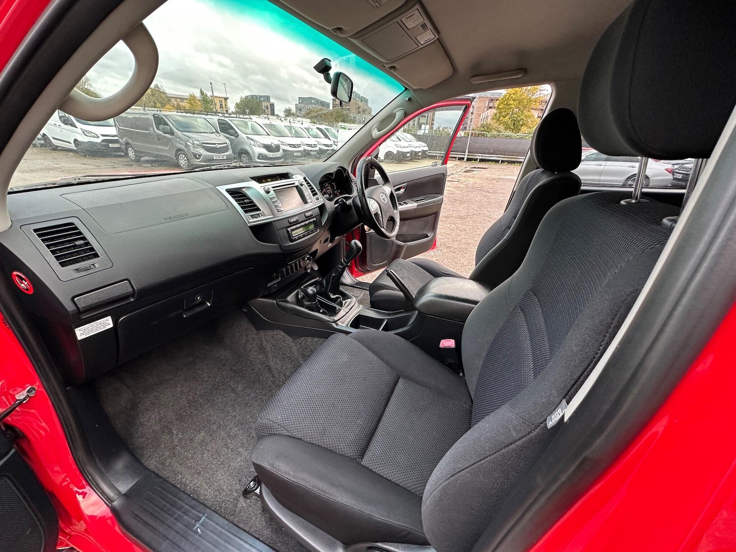 Used Toyota Hilux 2016 for sale - 76432238: Photo 18