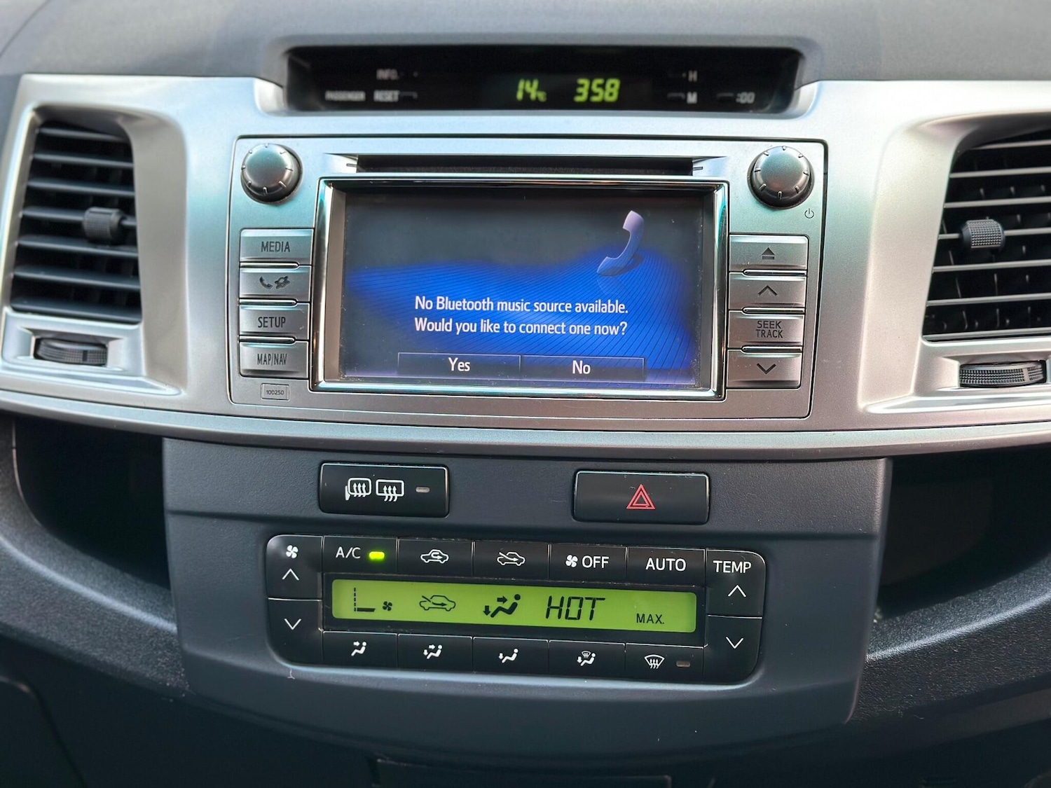 Used Toyota Hilux 2016 for sale - 76432238: Photo 38