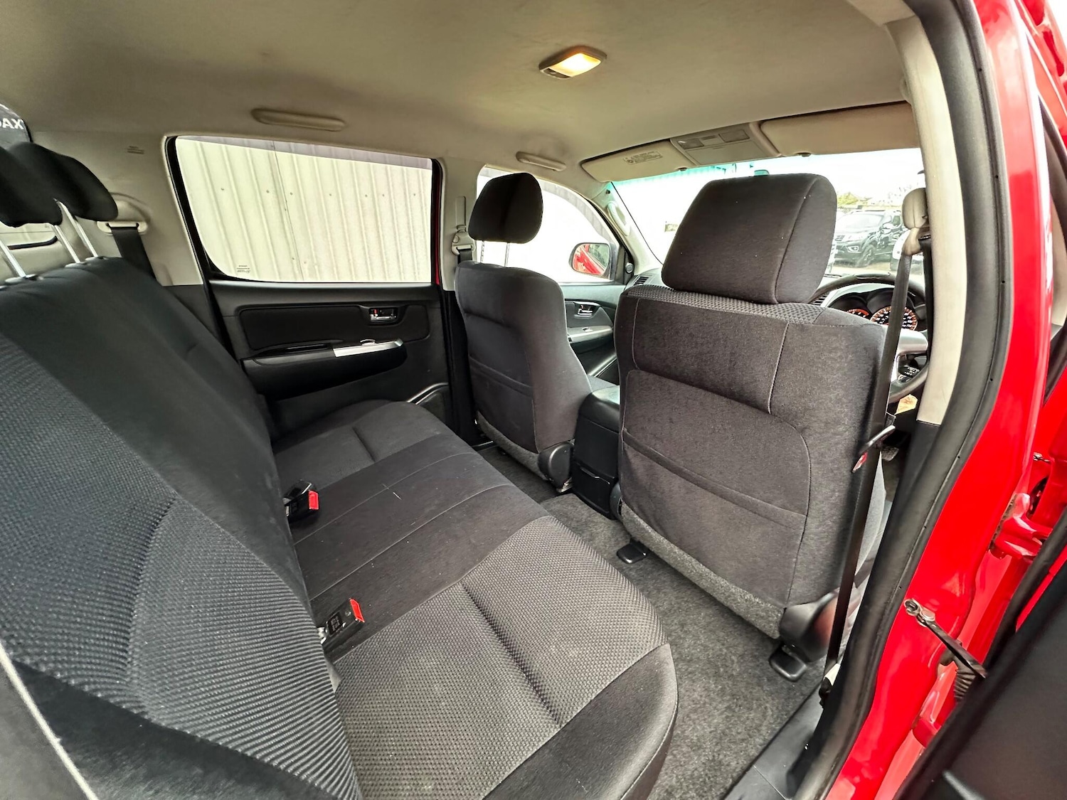 Used Toyota Hilux 2016 for sale - 76432238: Photo 44