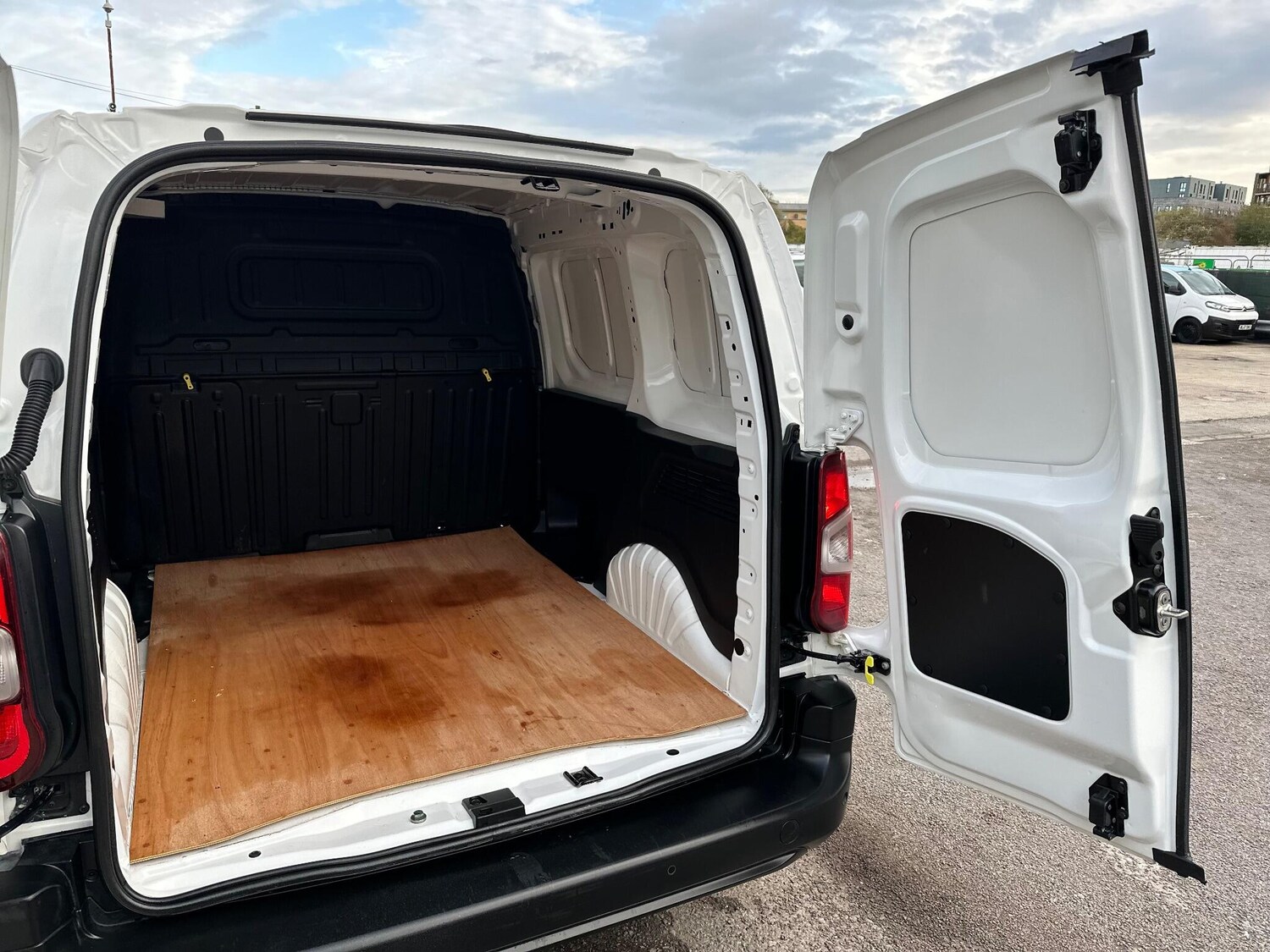 Used Citroen Berlingo 2020 for sale - 76996161: Photo 13