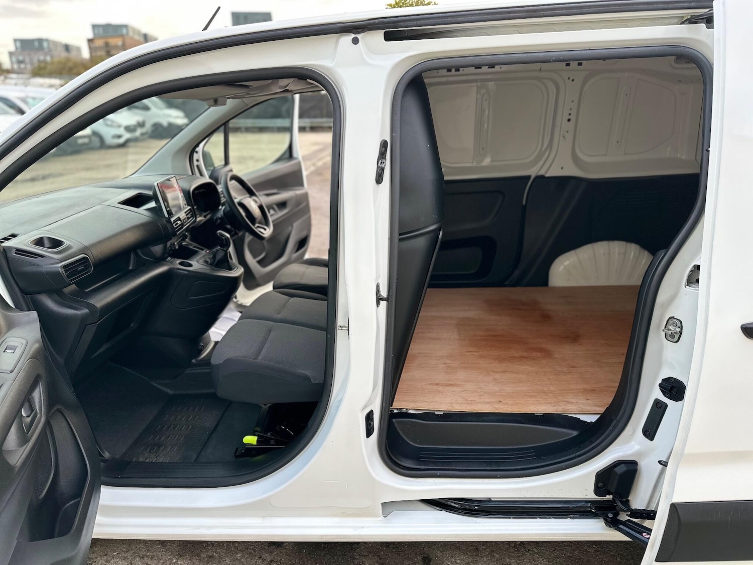 Used Citroen Berlingo 2020 for sale - 76996161: Photo 41