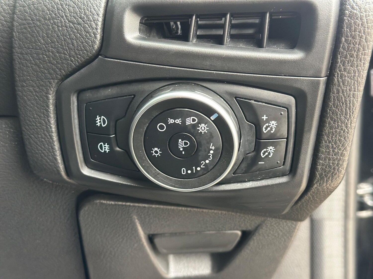 Used Ford Focus 2017 for sale - 76189042: Photo 28