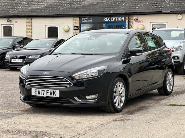 Used Ford Focus 2017 for sale - 76189042: Photo 2