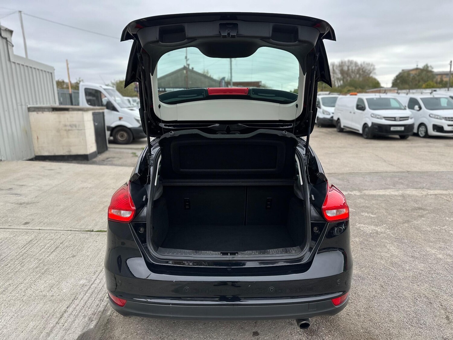 Used Ford Focus 2017 for sale - 76189042: Photo 42