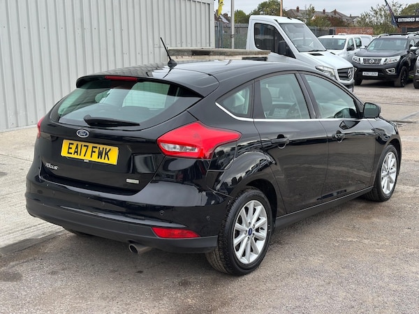 Used Ford Focus 2017 for sale - 76189042: Photo 4