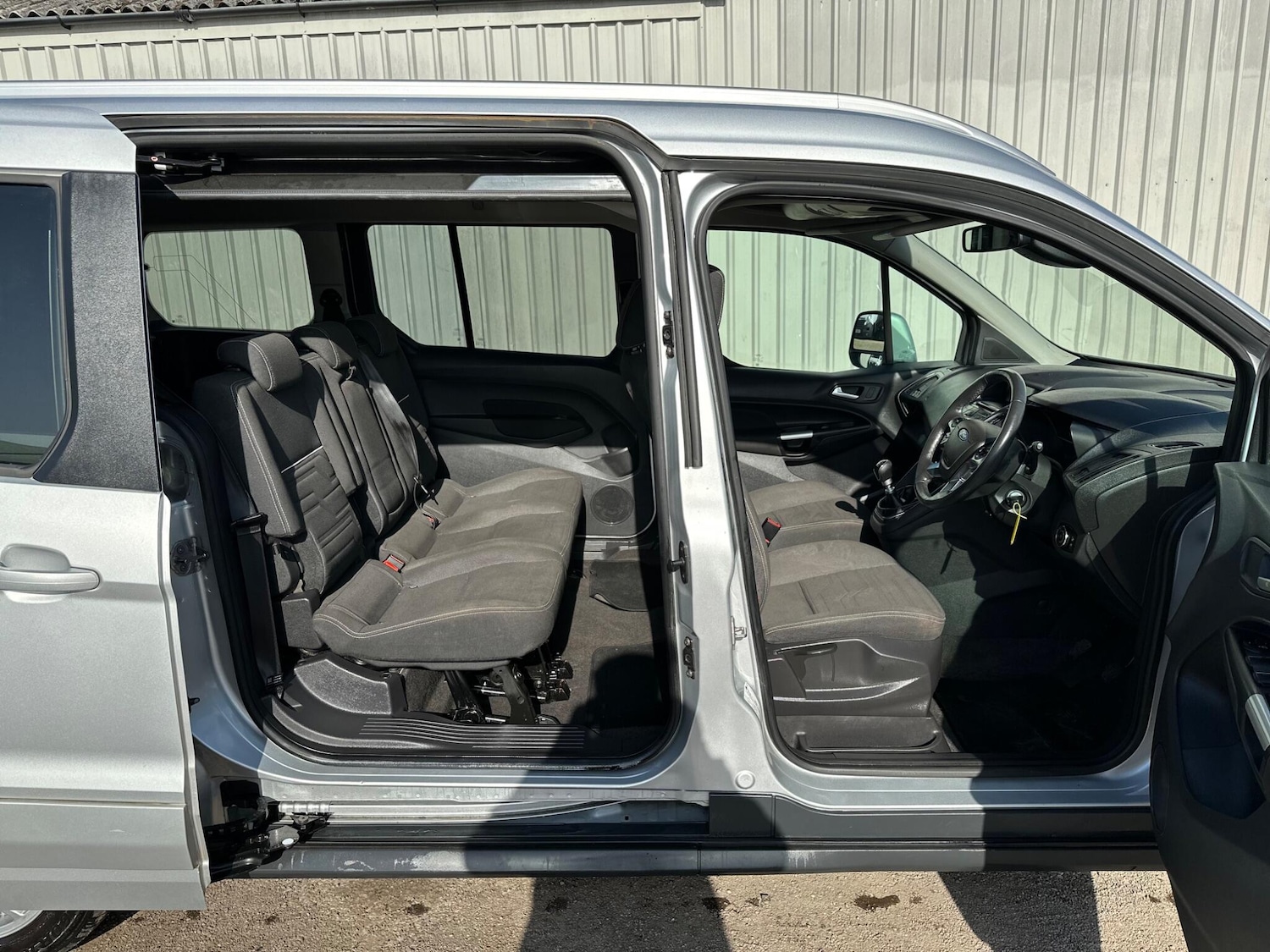 Used Ford Grand Tourneo Connect 2015 for sale - 77671355: Photo 14