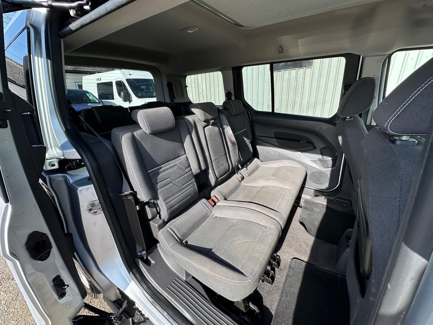 Used Ford Grand Tourneo Connect 2015 for sale - 77671355: Photo 15