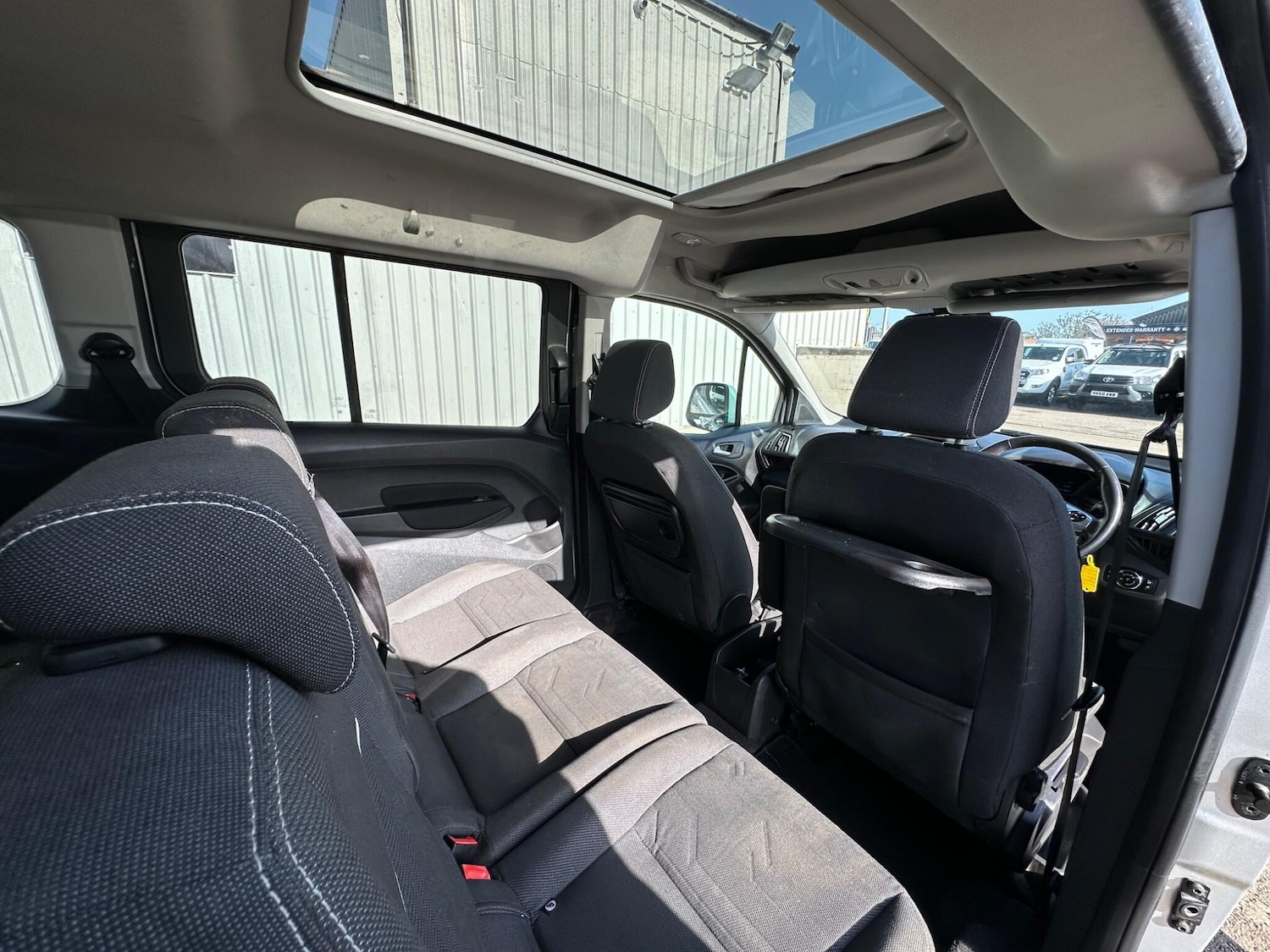 Used Ford Grand Tourneo Connect 2015 for sale - 77671355: Photo 16