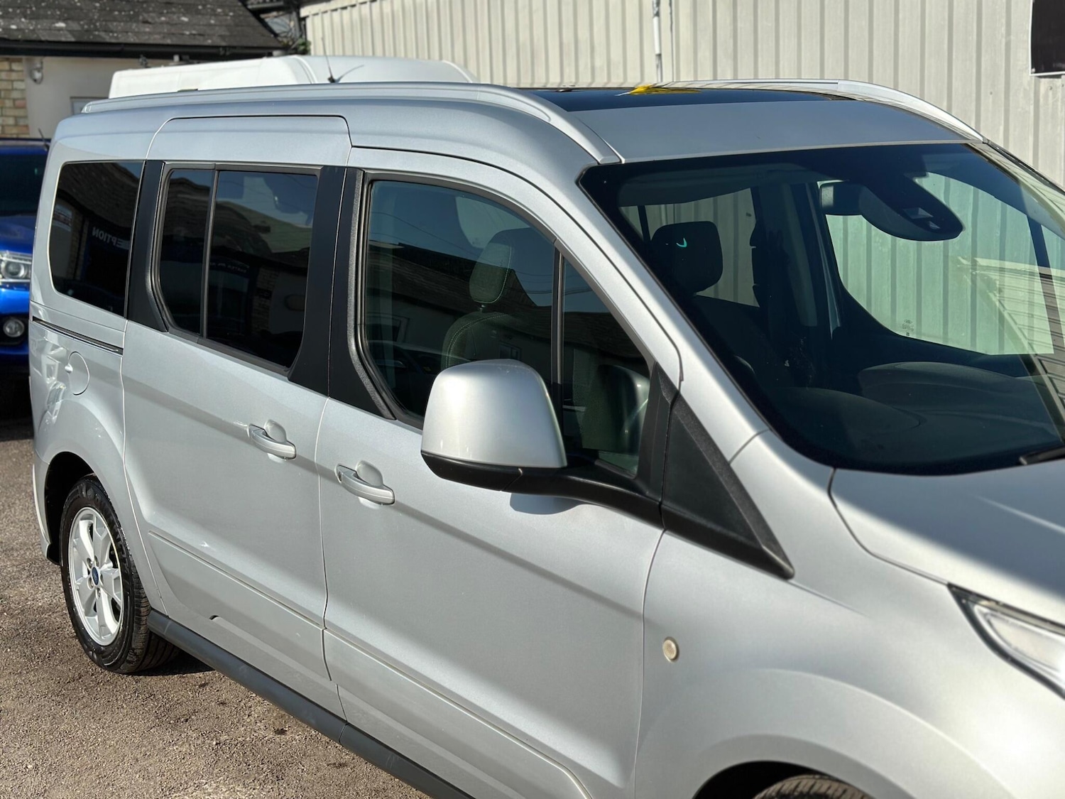 Used Ford Grand Tourneo Connect 2015 for sale - 77671355: Photo 25