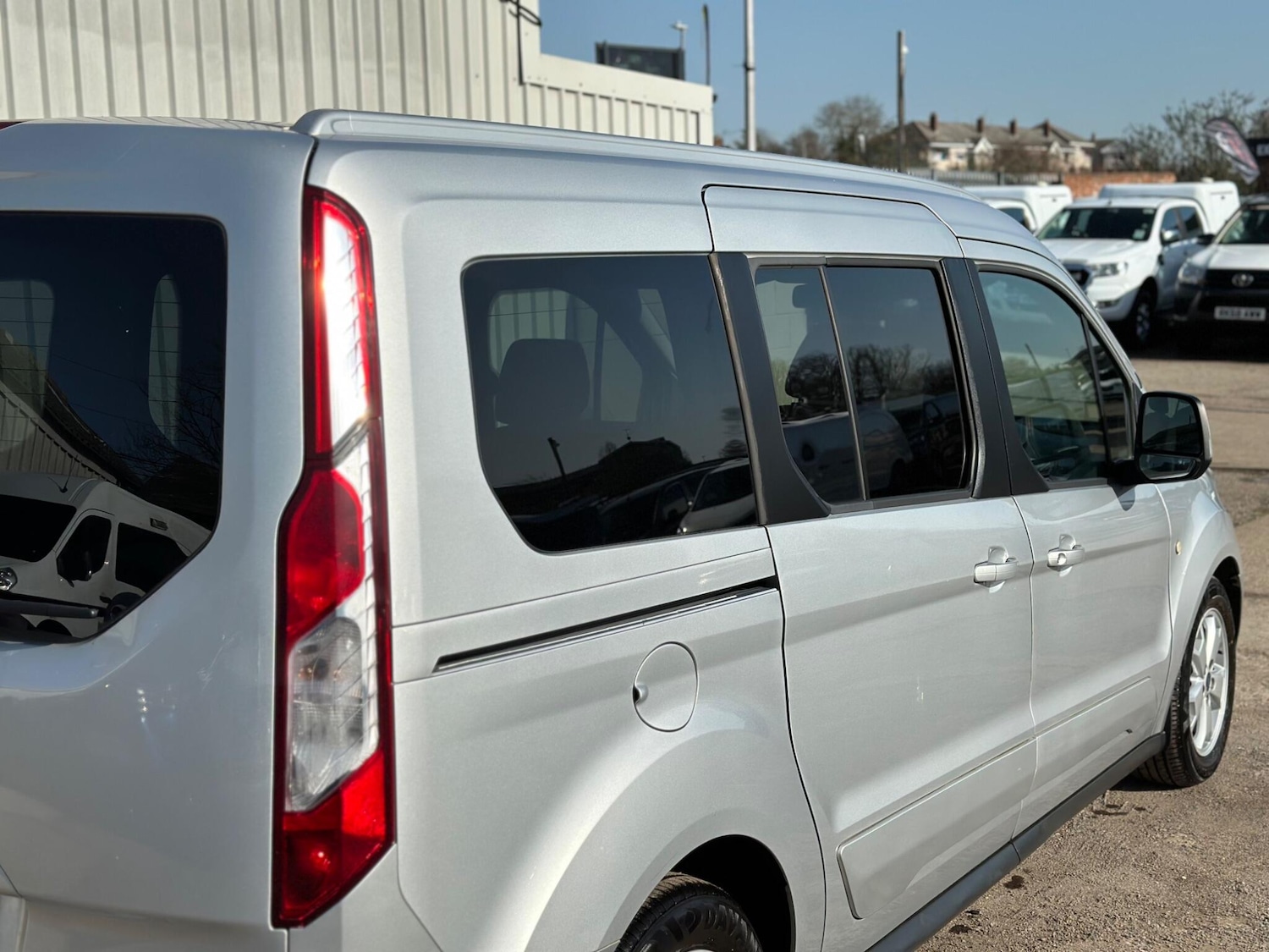 Used Ford Grand Tourneo Connect 2015 for sale - 77671355: Photo 32