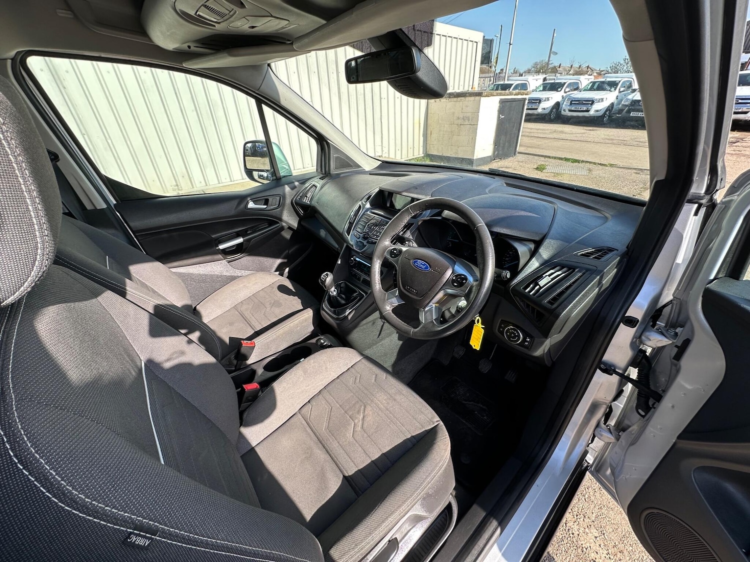 Used Ford Grand Tourneo Connect 2015 for sale - 77671355: Photo 37