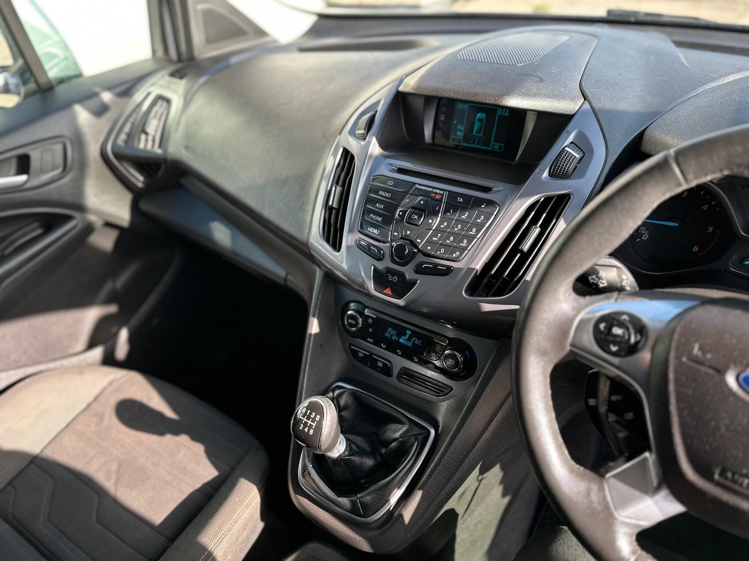 Used Ford Grand Tourneo Connect 2015 for sale - 77671355: Photo 40