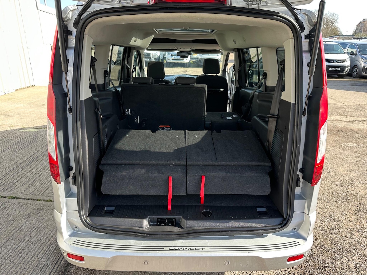 Used Ford Grand Tourneo Connect 2015 for sale - 77671355: Photo 52