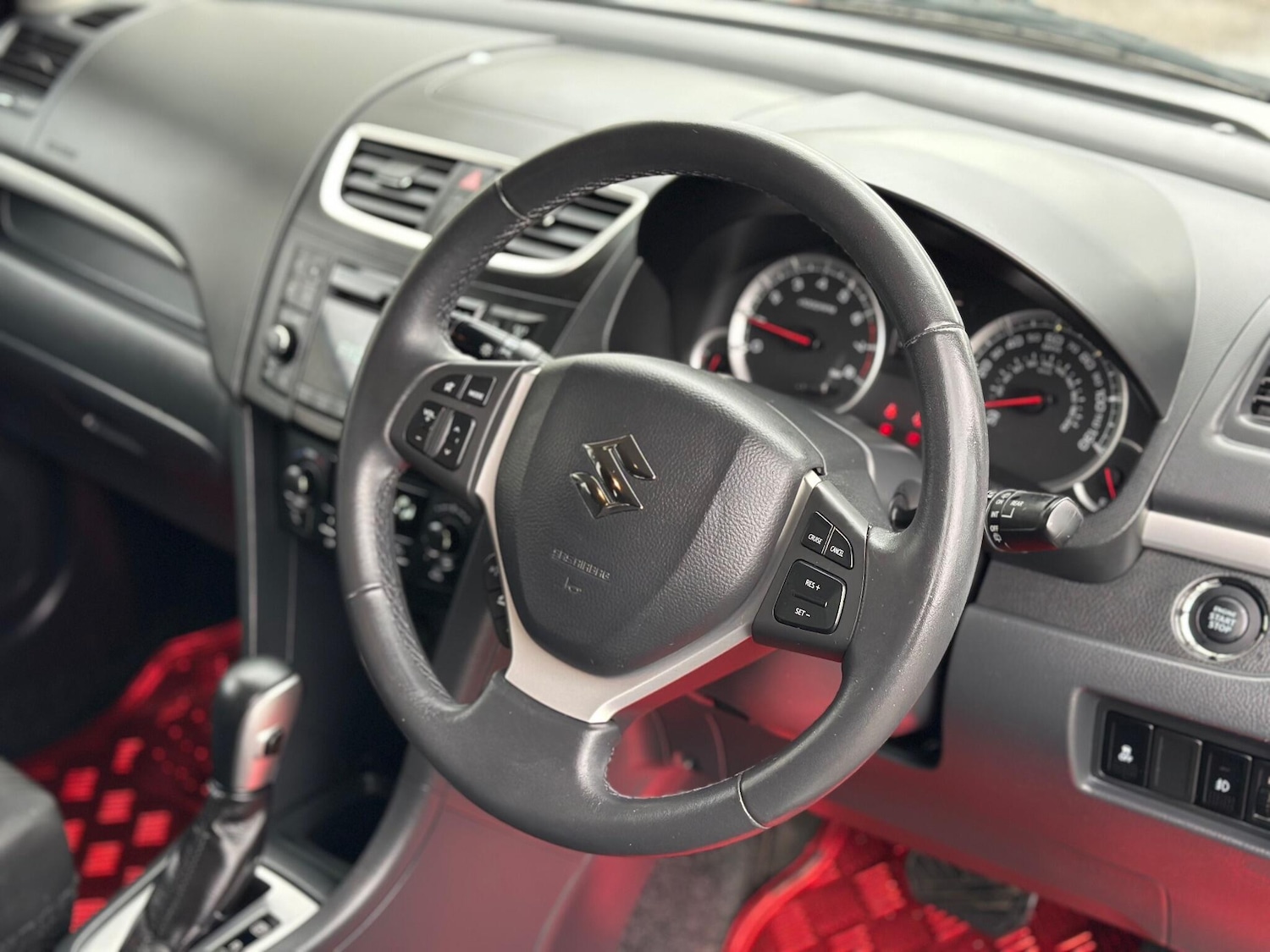 Used Suzuki Swift 2013 for sale - 76671543: Photo 14