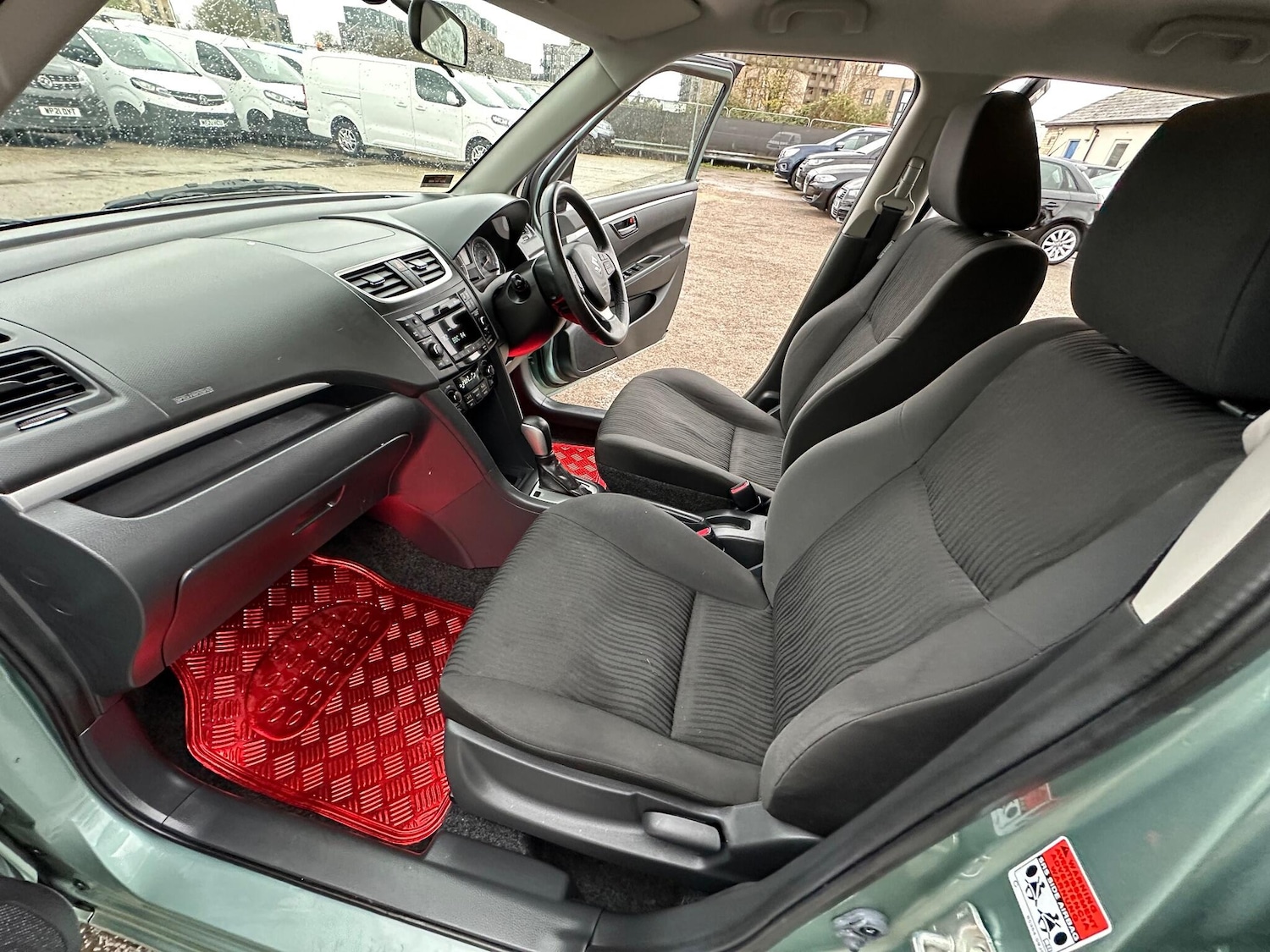 Used Suzuki Swift 2013 for sale - 76671543: Photo 32