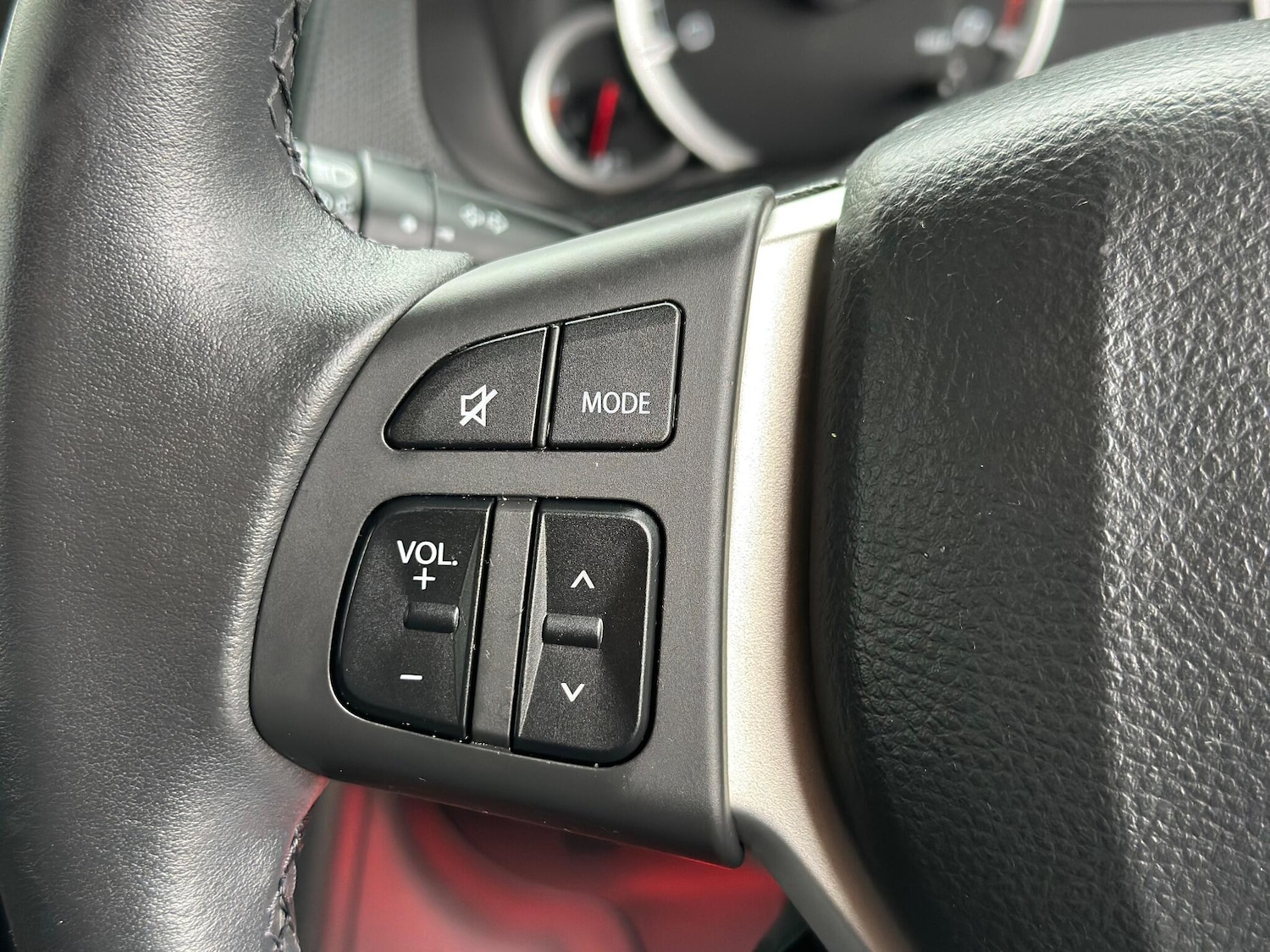 Used Suzuki Swift 2013 for sale - 76671543: Photo 54