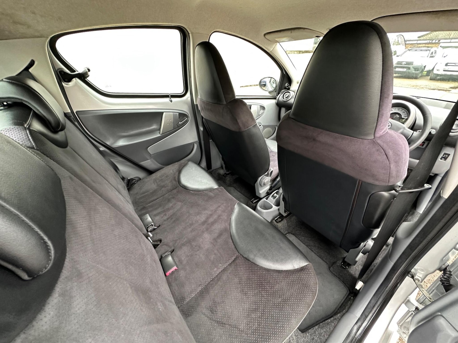 Used Toyota AYGO 2011 for sale - 77696097: Photo 12