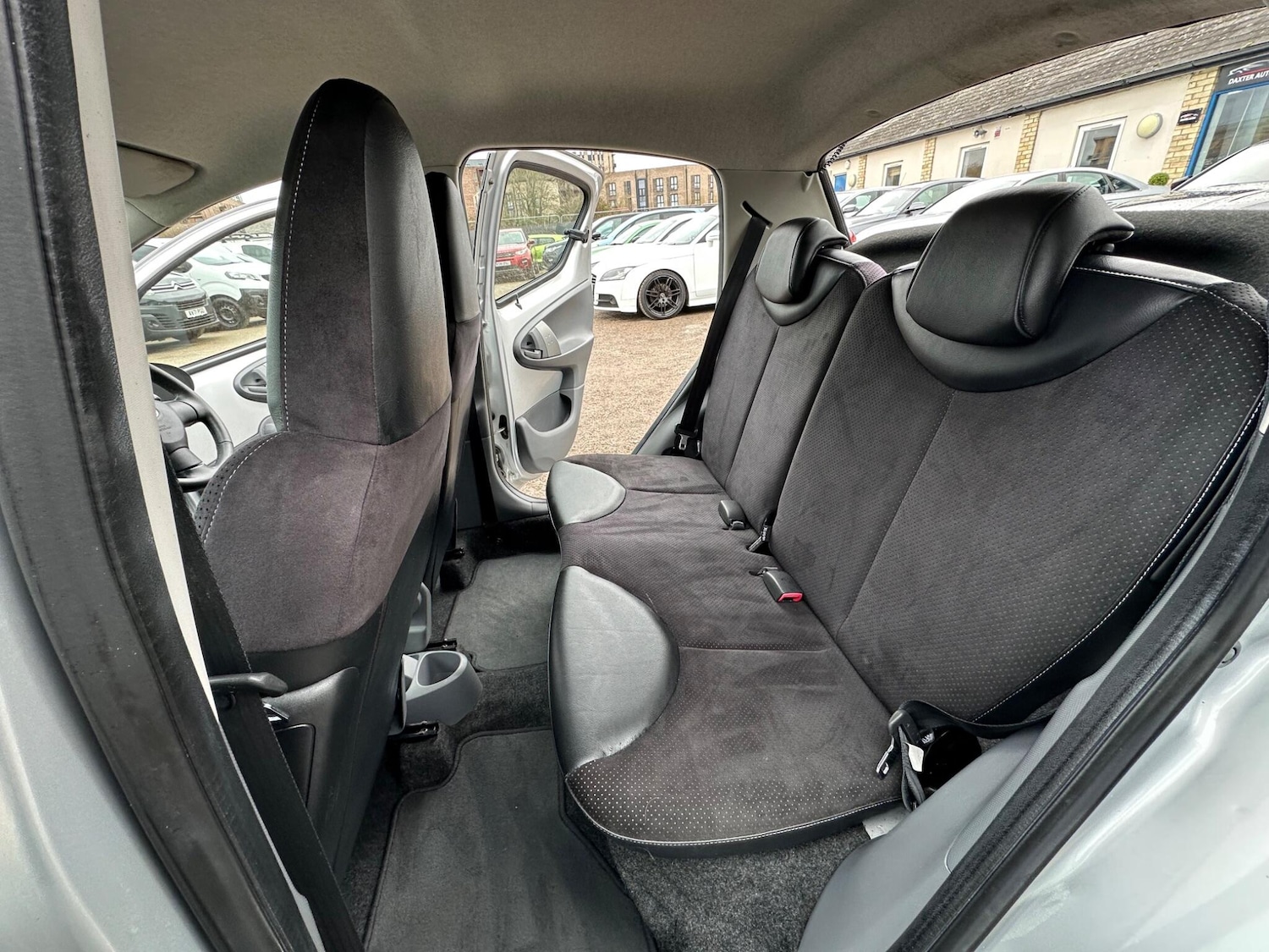 Used Toyota AYGO 2011 for sale - 77696097: Photo 13
