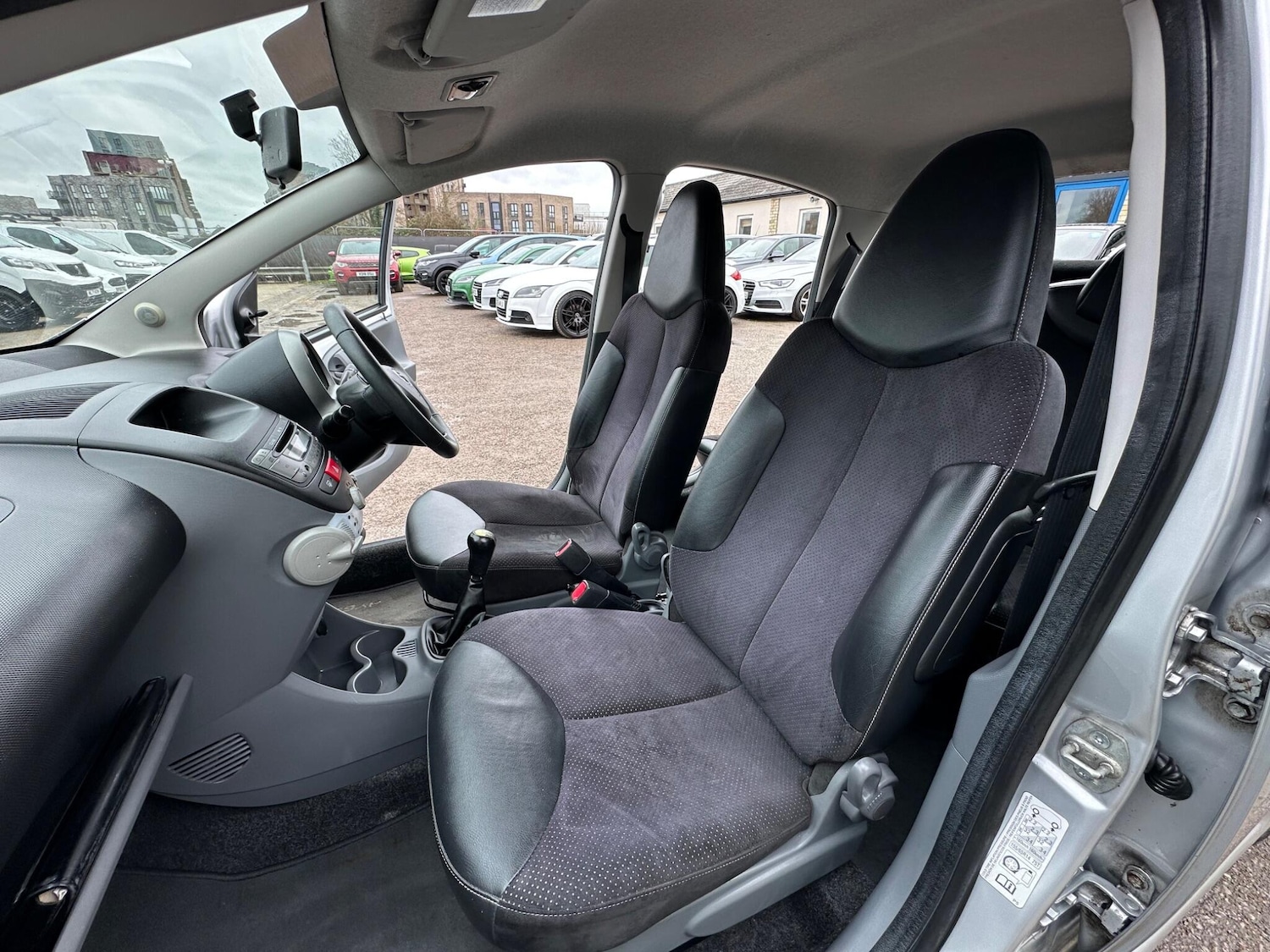 Used Toyota AYGO 2011 for sale - 77696097: Photo 15