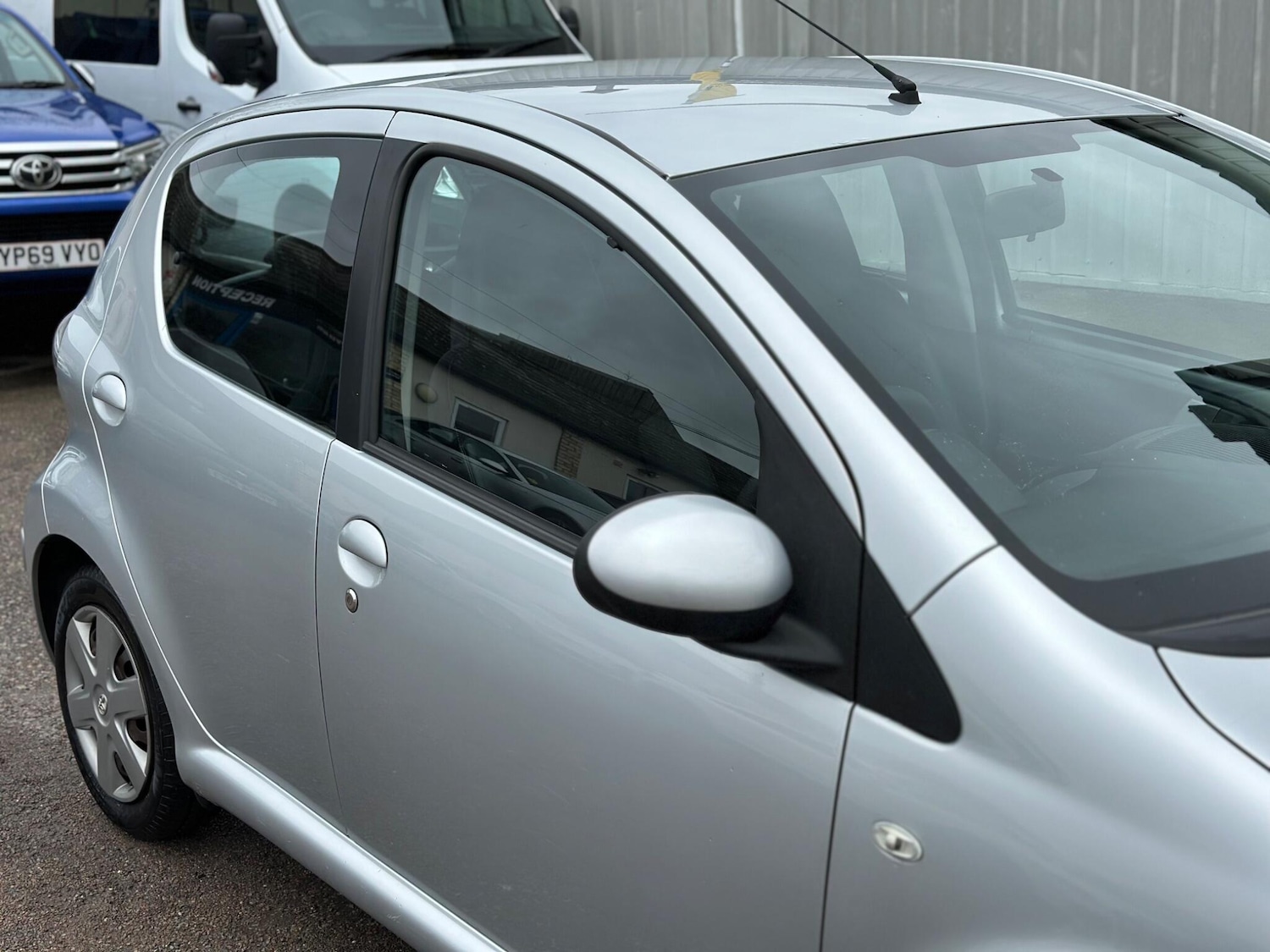 Used Toyota AYGO 2011 for sale - 77696097: Photo 22