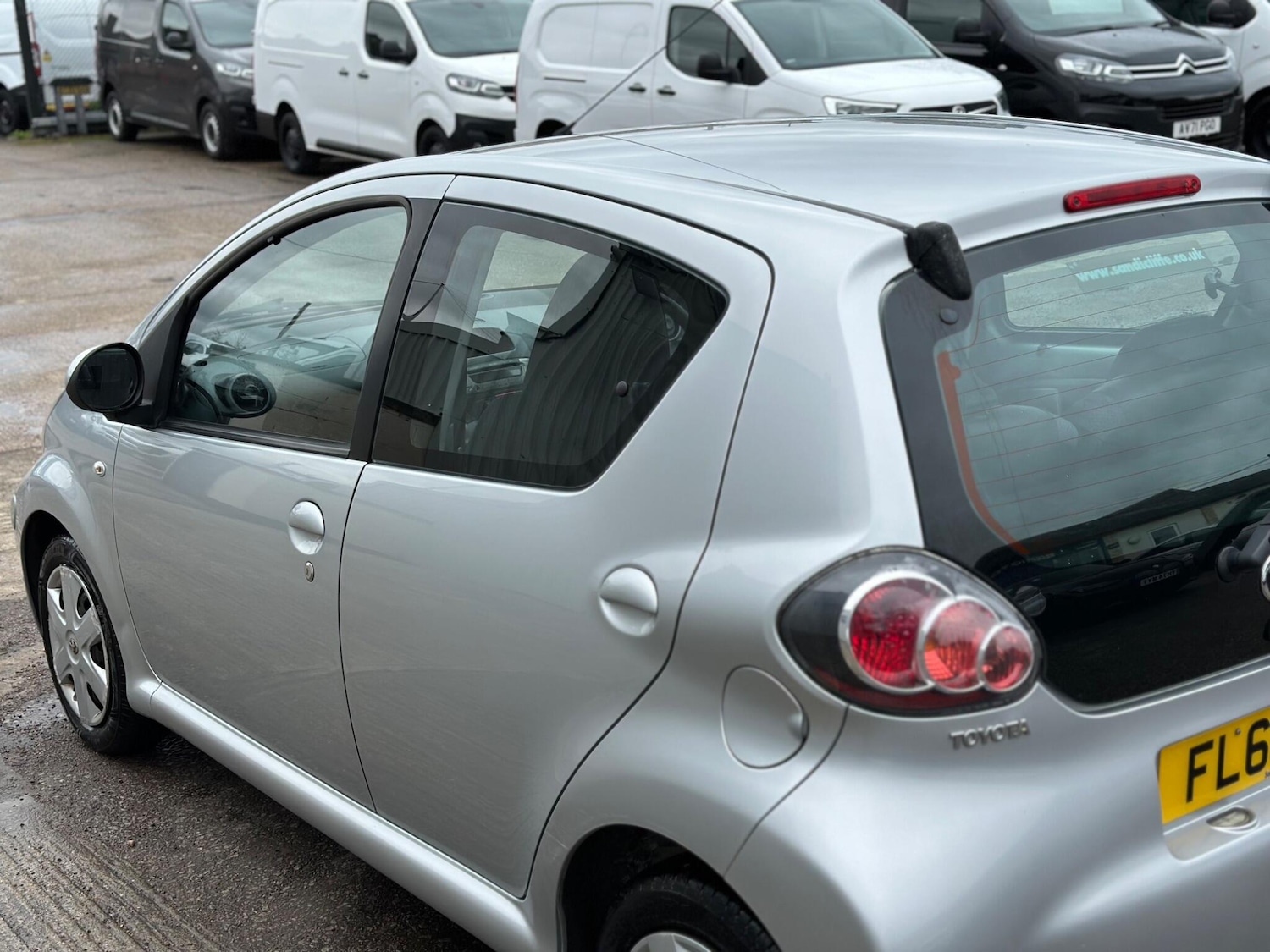 Used Toyota AYGO 2011 for sale - 77696097: Photo 25