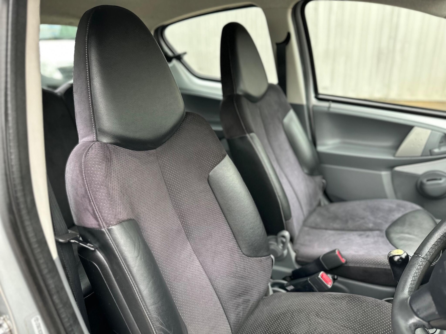 Used Toyota AYGO 2011 for sale - 77696097: Photo 29