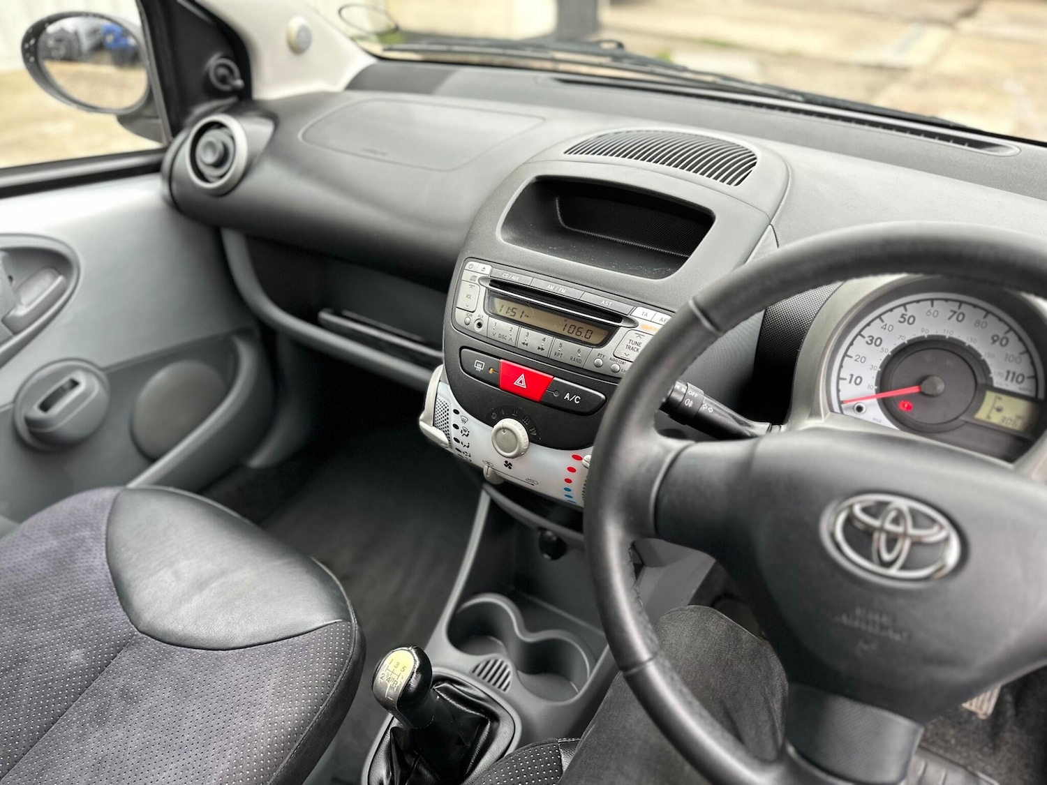 Used Toyota AYGO 2011 for sale - 77696097: Photo 34