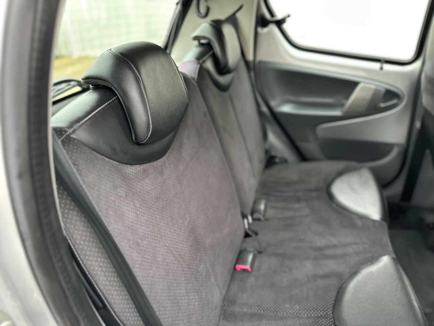 Used Toyota AYGO 2011 for sale - 77696097: Photo 38