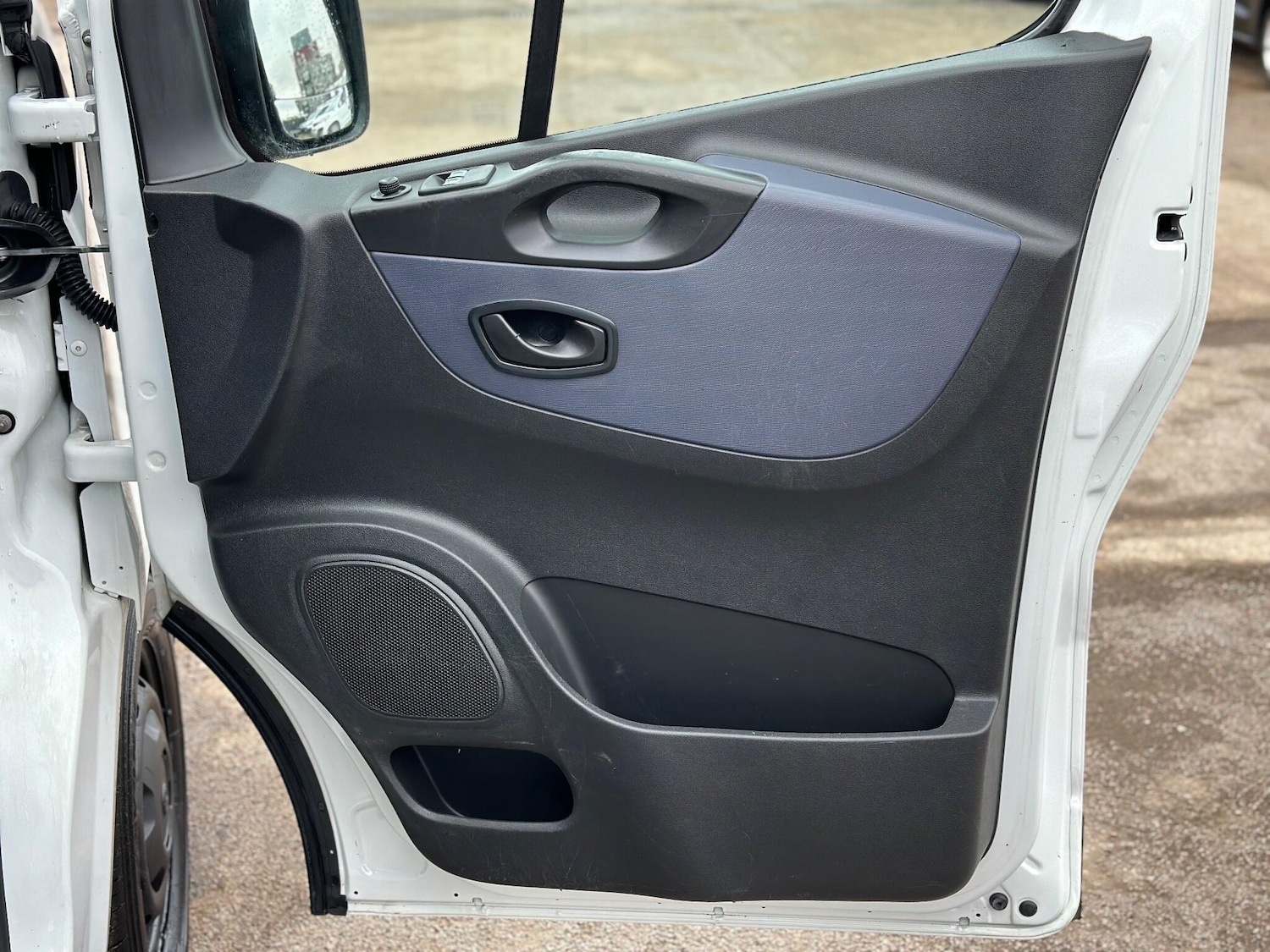 Used Vauxhall Vivaro 2016 for sale - 76926188: Photo 30