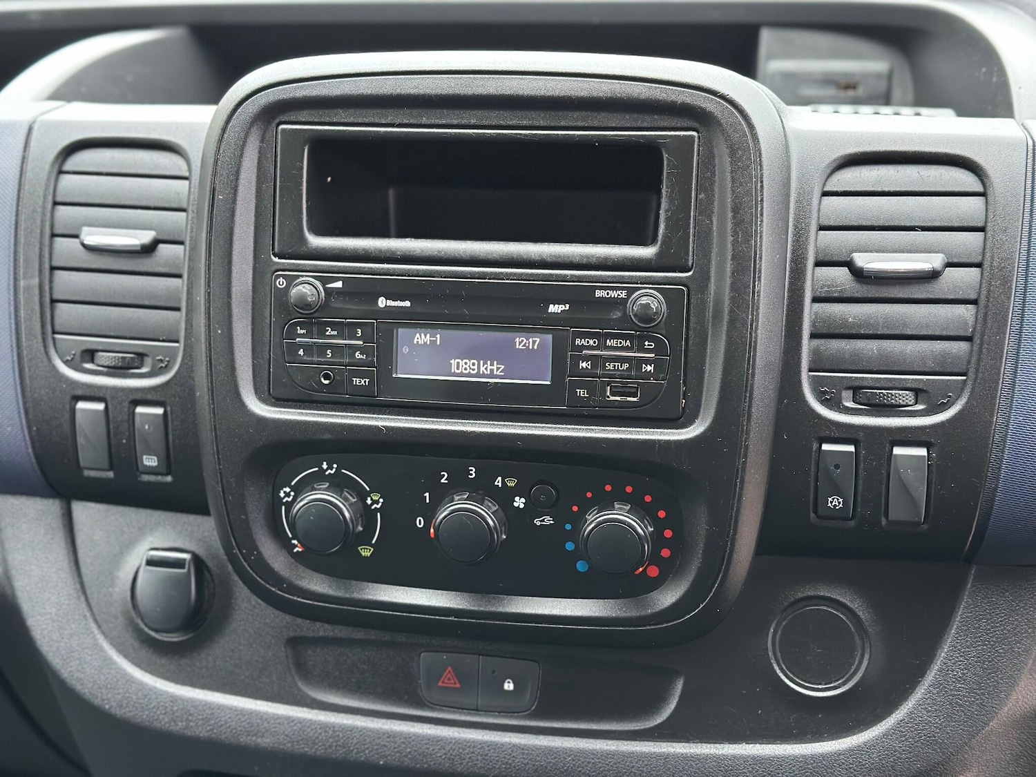 Used Vauxhall Vivaro 2016 for sale - 76926188: Photo 37