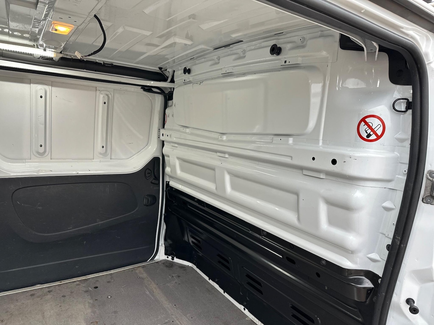 Used Vauxhall Vivaro 2016 for sale - 76926188: Photo 39