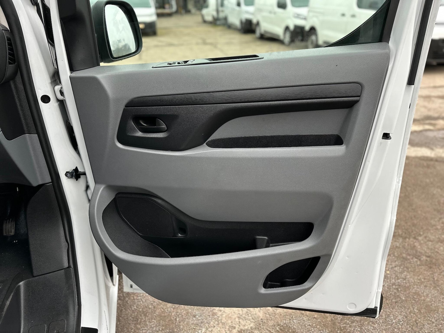 Used Peugeot Expert 2022 for sale - 77440125: Photo 30