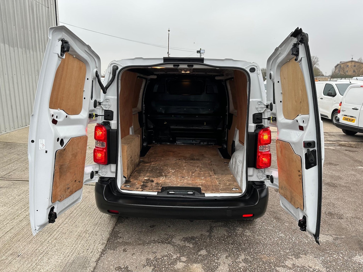 Used Peugeot Expert 2022 for sale - 77440125: Photo 41