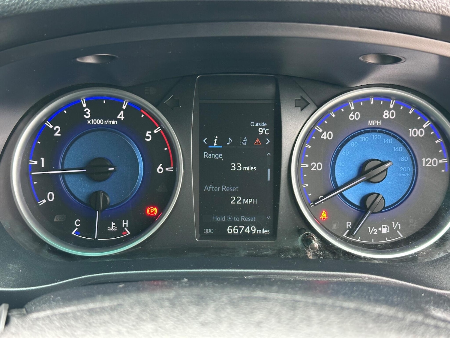 Used Toyota Hilux 2019 for sale - 77883586: Photo 11