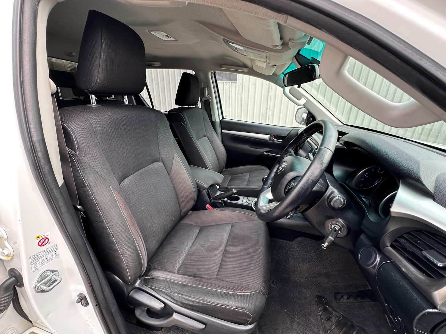 Used Toyota Hilux 2019 for sale - 77883586: Photo 36