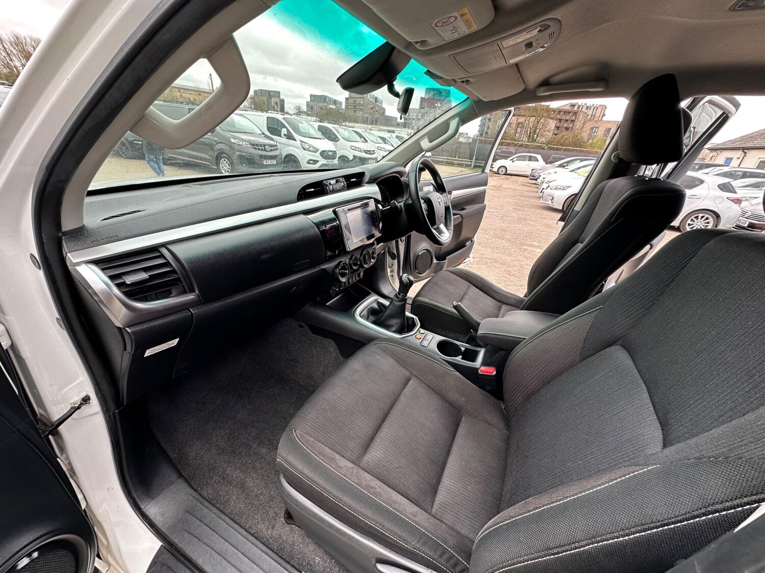 Used Toyota Hilux 2019 for sale - 77883586: Photo 59