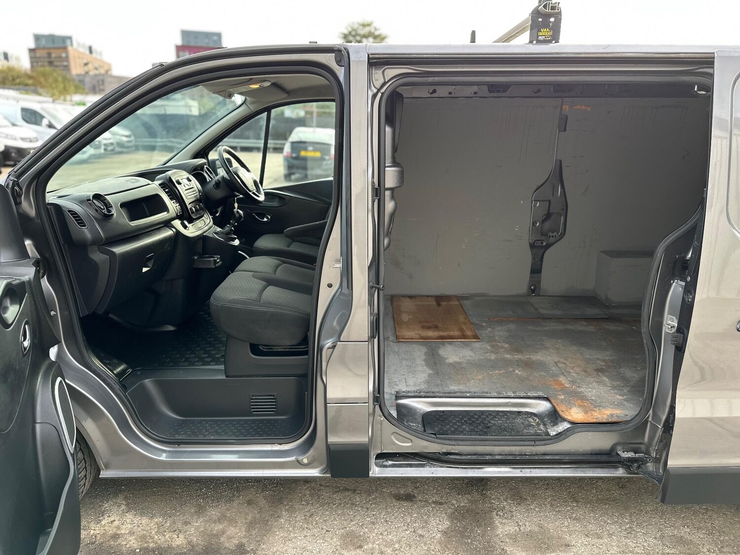 Used Vauxhall Vivaro 2018 for sale - 76175292: Photo 46