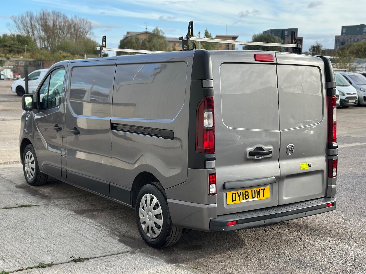 Used Vauxhall Vivaro 2018 for sale - 76175292: Photo 5