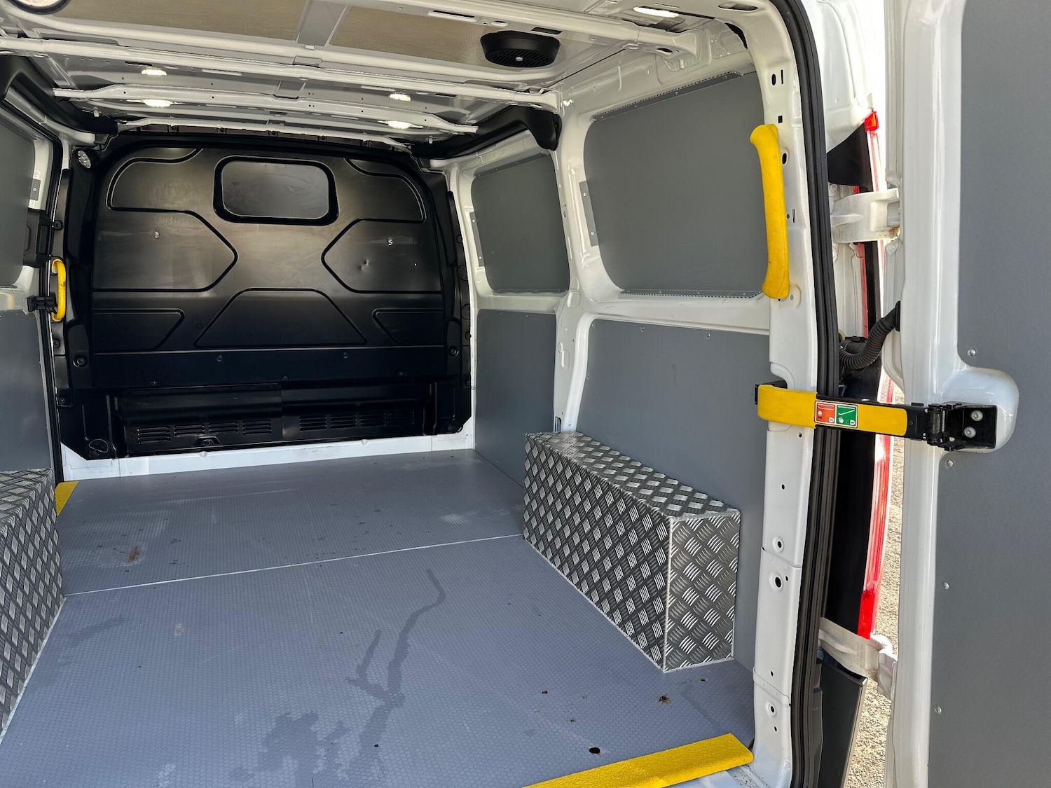 Used Ford Transit Custom 2017 for sale - 77101999: Photo 43