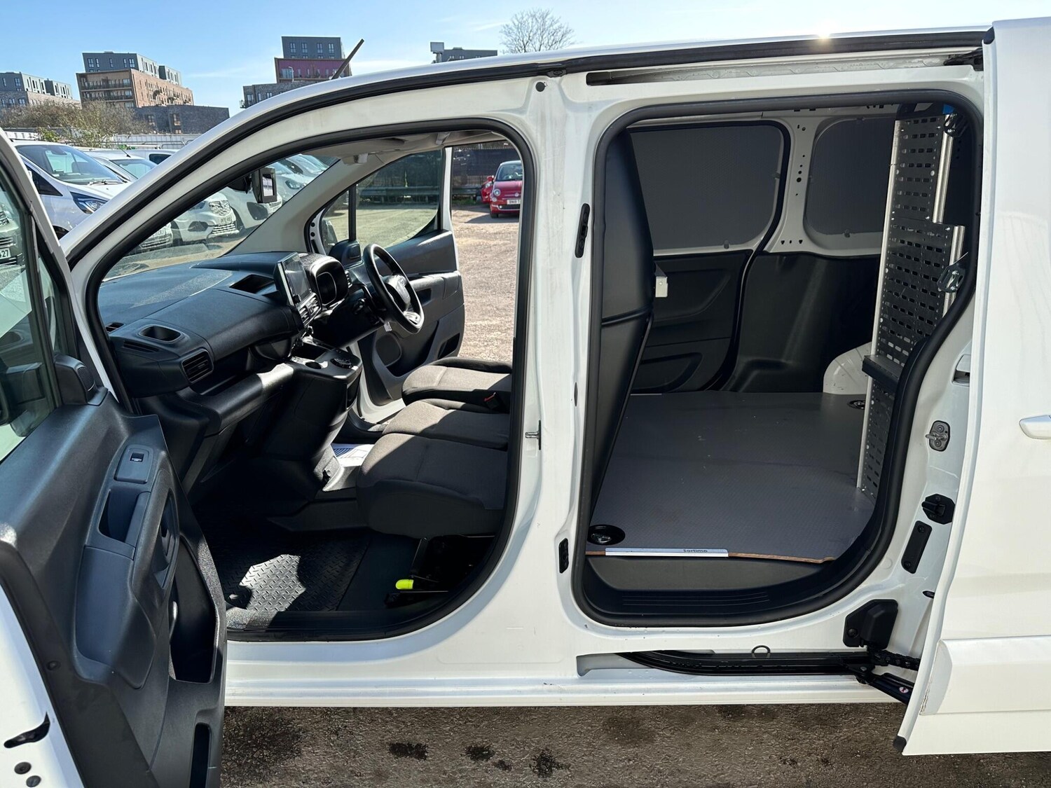 Used Citroen Berlingo 2021 for sale - 77939501: Photo 59