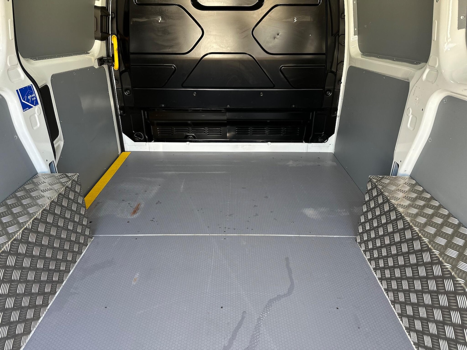 Used Ford Transit Custom 2017 for sale - 77175245: Photo 45