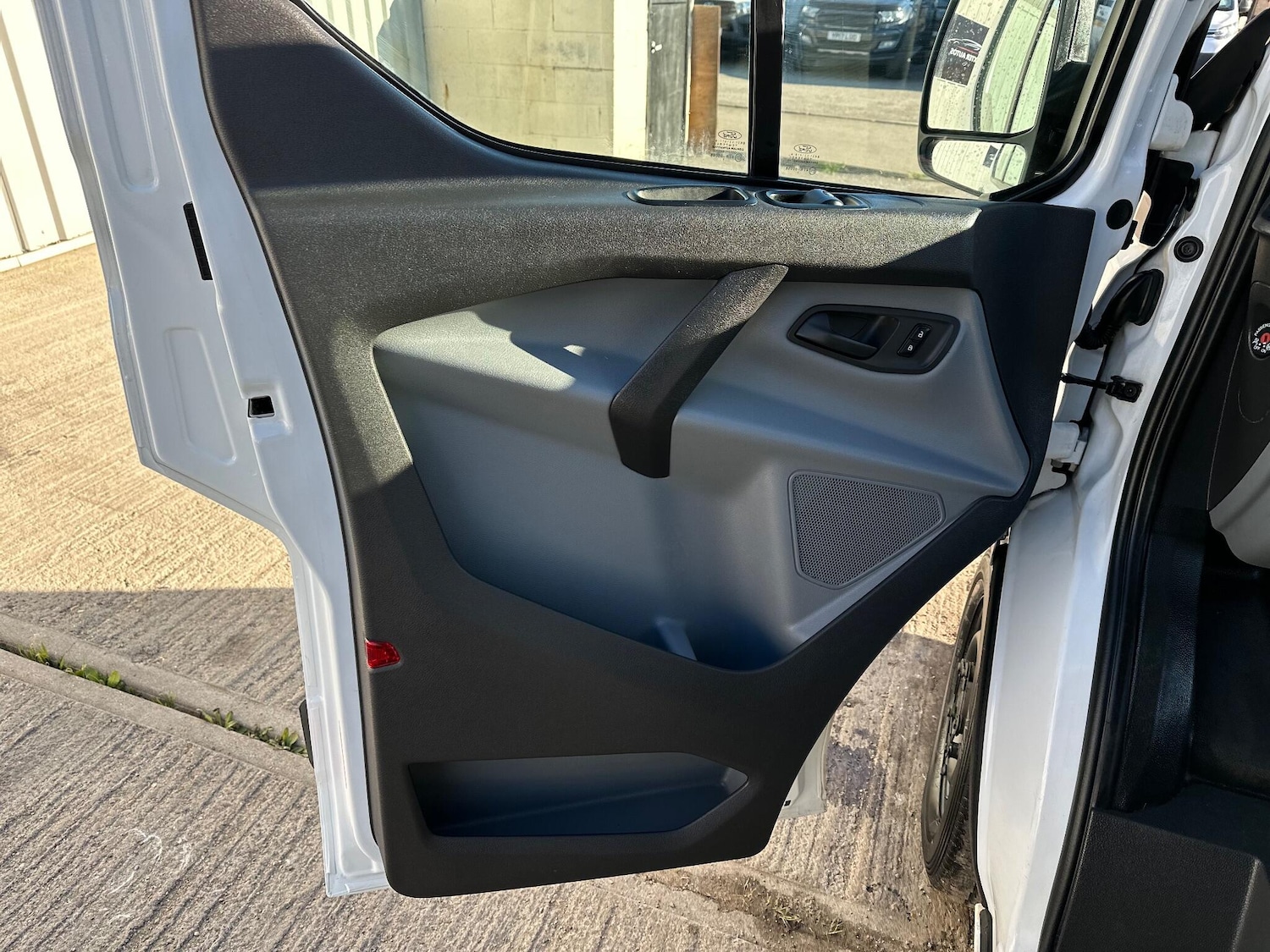 Used Ford Transit Custom 2017 for sale - 77175245: Photo 56