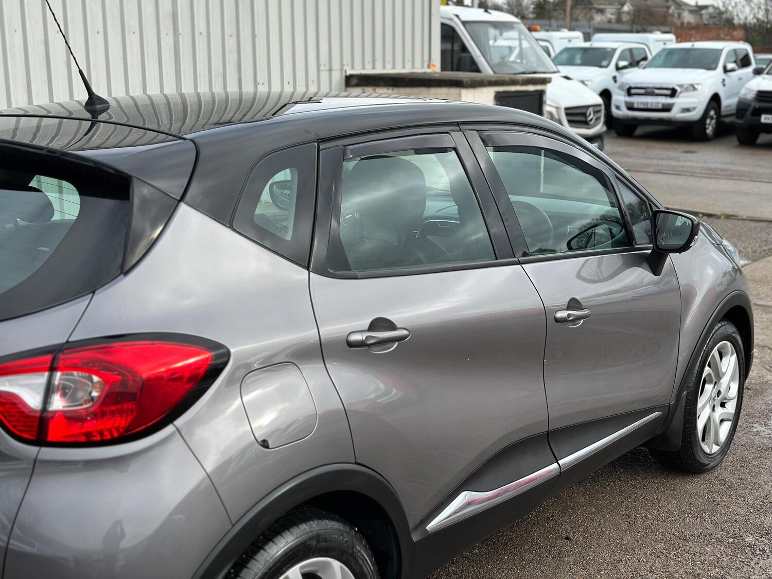 Used Renault Captur 2015 for sale - 77396607: Photo 25