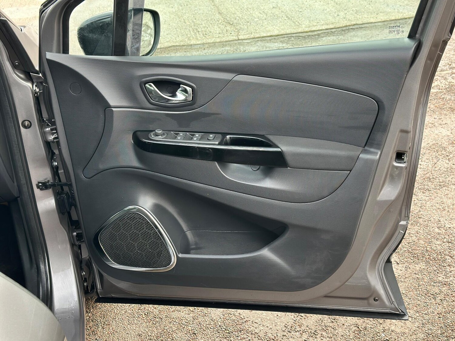 Used Renault Captur 2015 for sale - 77396607: Photo 26