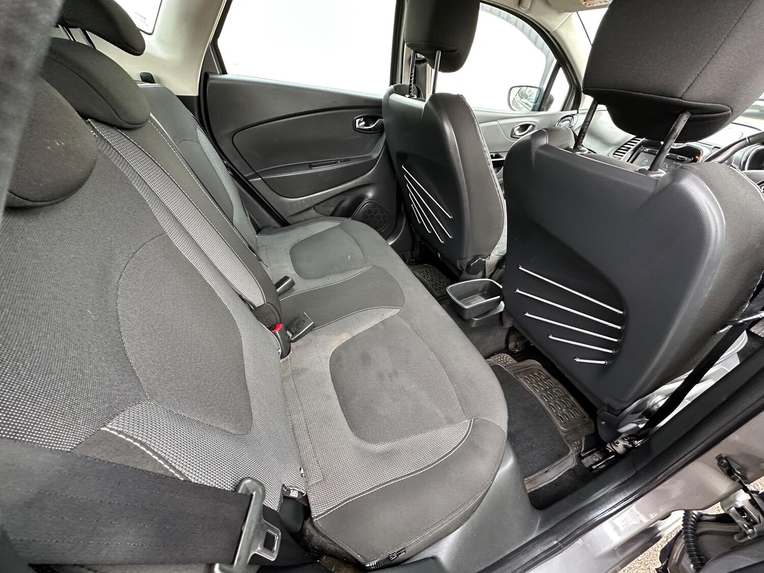 Used Renault Captur 2015 for sale - 77396607: Photo 35