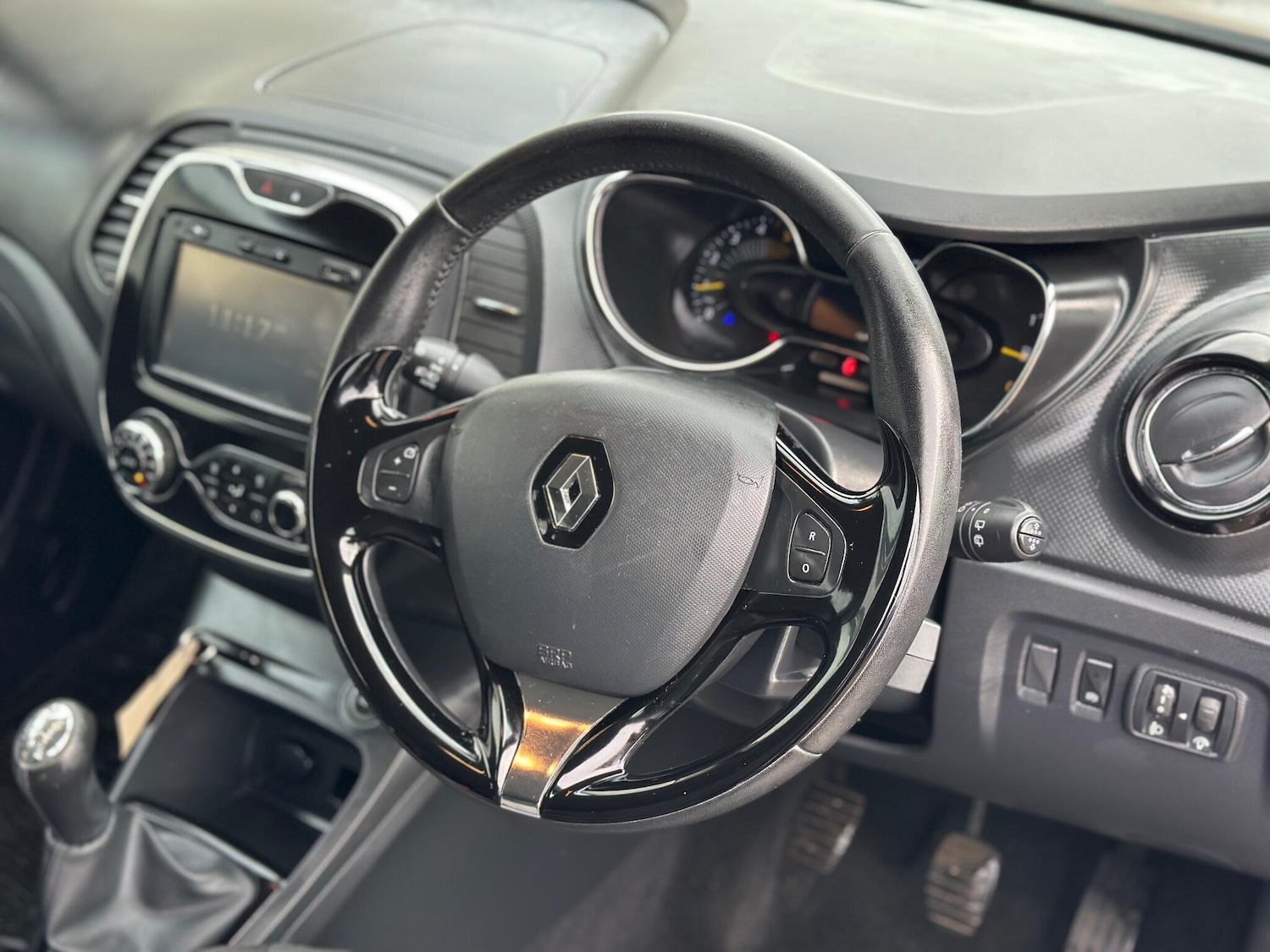 Used Renault Captur 2015 for sale - 77396607: Photo 9